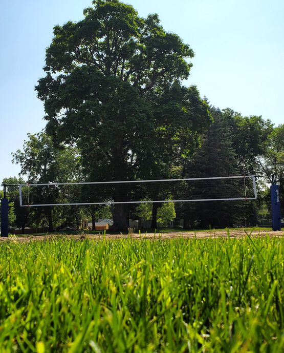 ONE-COURT BEACH VOLLEYBALL SYSTEM WITH SAND ANCHOR