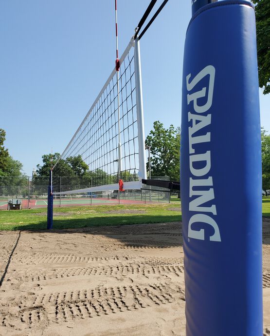 ONE-COURT BEACH VOLLEYBALL SYSTEM WITH SAND ANCHOR