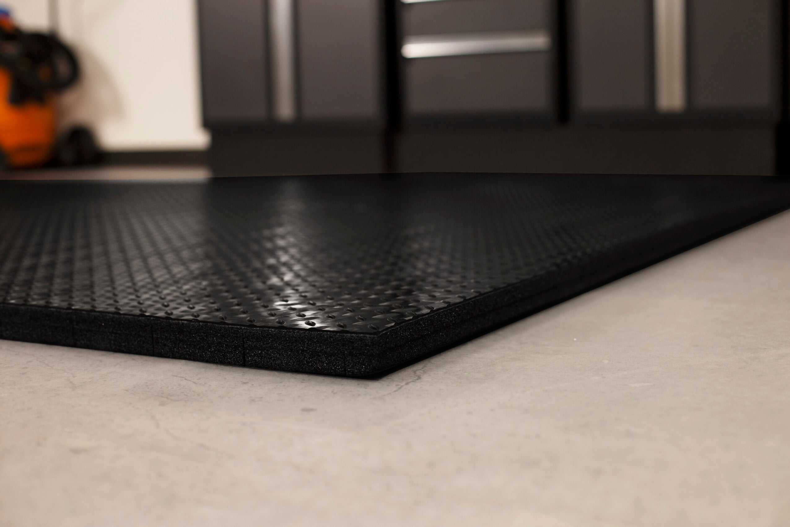 Anti-Fatigue Cushioned Diamond Tread™ Mats — FROGSHOP