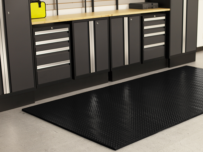Anti-Fatigue Cushioned Diamond Tread™ Mats