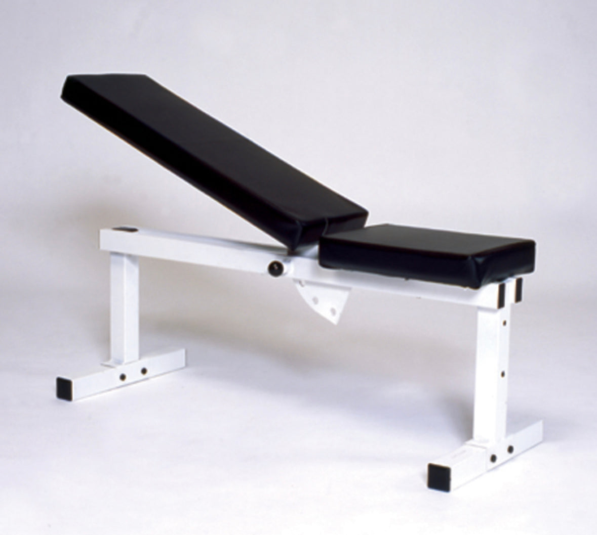 YORK Pro Series 205, FI White Flat Adjustable Incline Bench Press